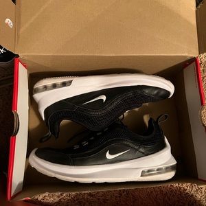 Nike tennis shoes, size 8.5